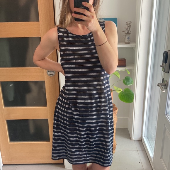 VINCE navy and white linen tank dress size medium - Picture 9 of 9